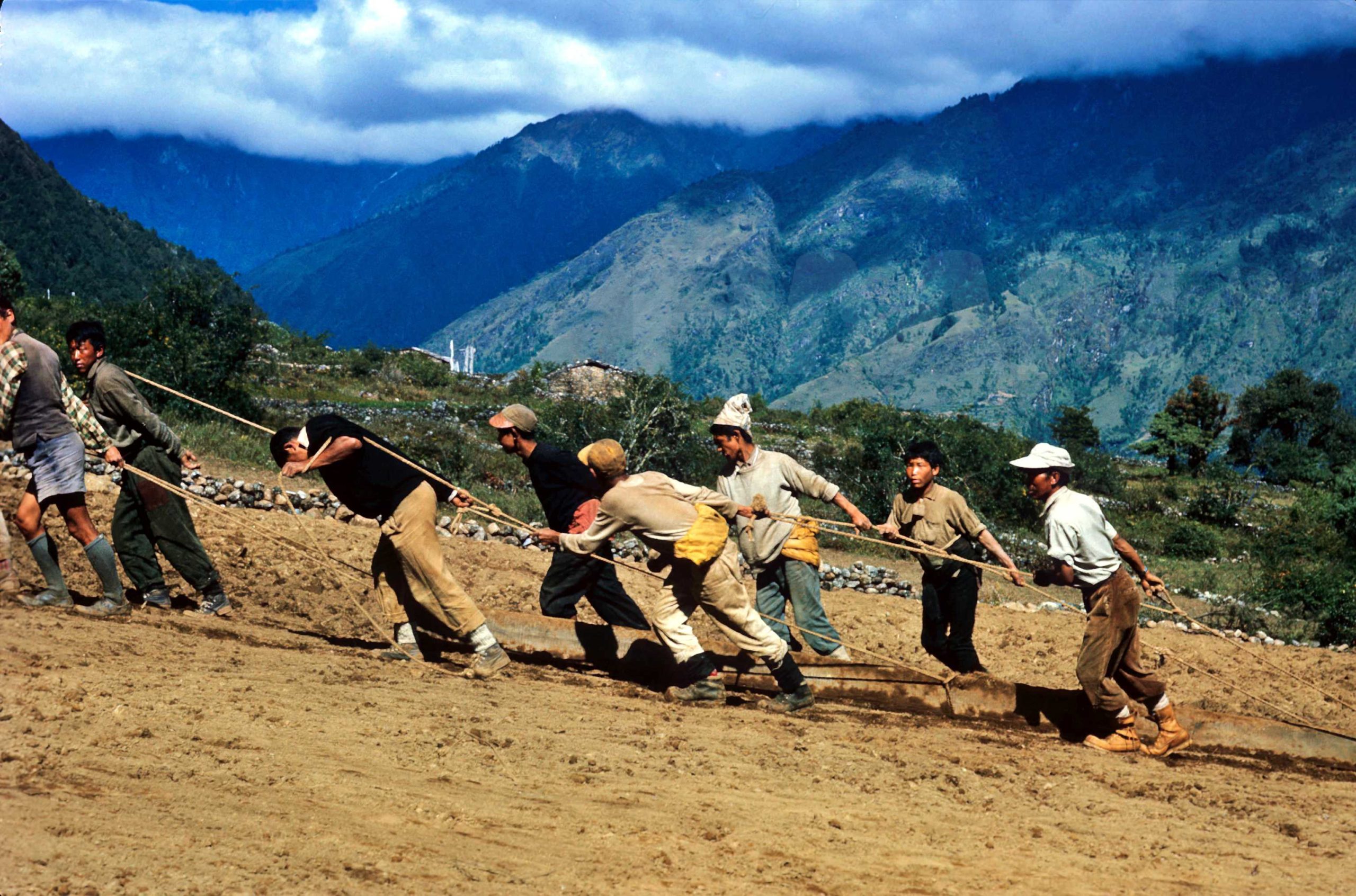 लुक्ला विमानस्थल: २ हजार ६ सय ५० डलरमा किनिएको भिरालो बारी