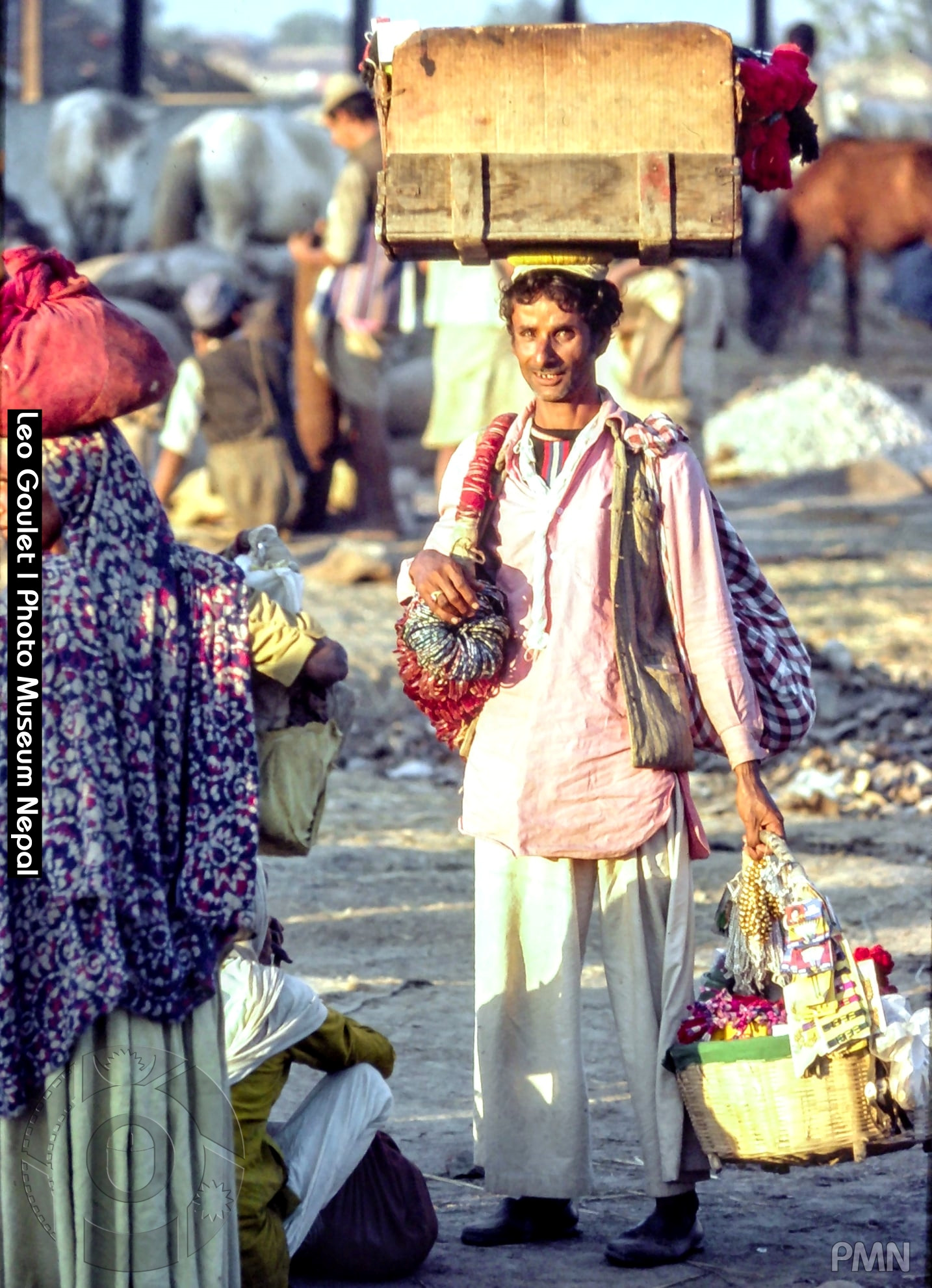 गाउँ-गाउँ डुल्दै चुरा-पोते बेच्नेहरुको कथा