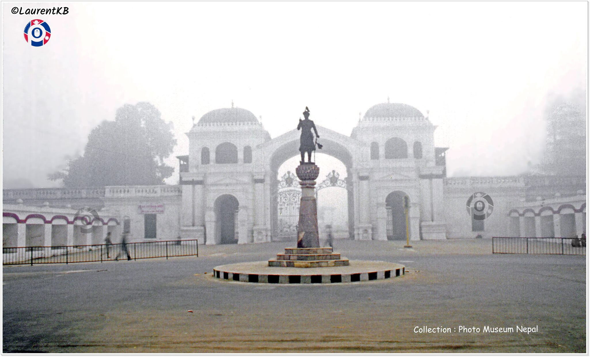 चन्द्रागिरिमा राख्न बनाइएको पृथ्वीनारायण शाहको सालिक सिंहदरबार अगाडि राखियो…